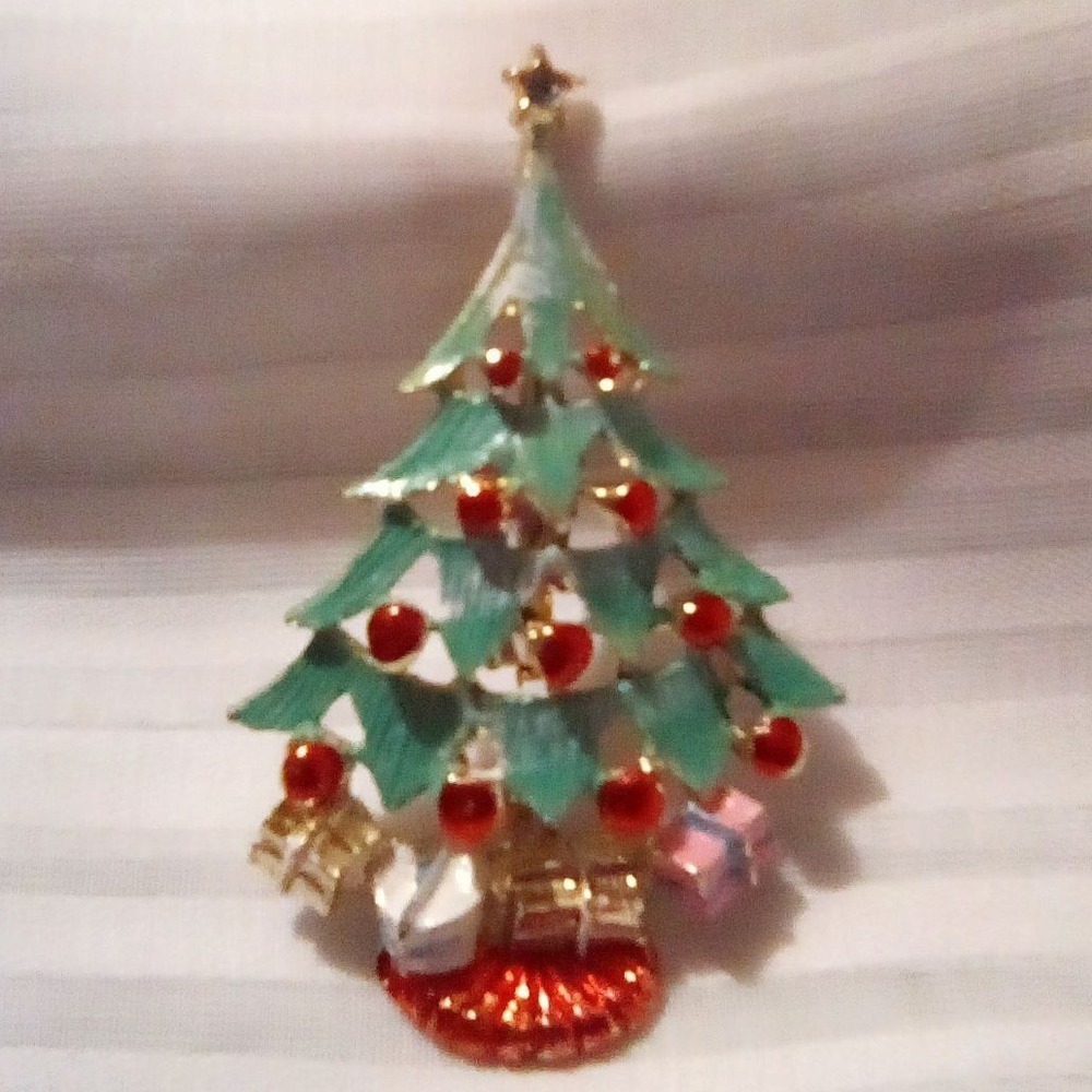 Vintage Red &Green Enamel Rhinestones Christmas Tree,  Brooch